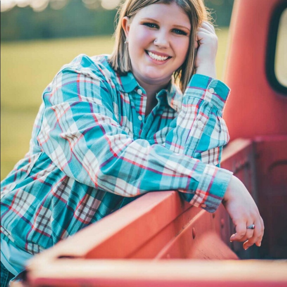 Meet your Posher, Dakota